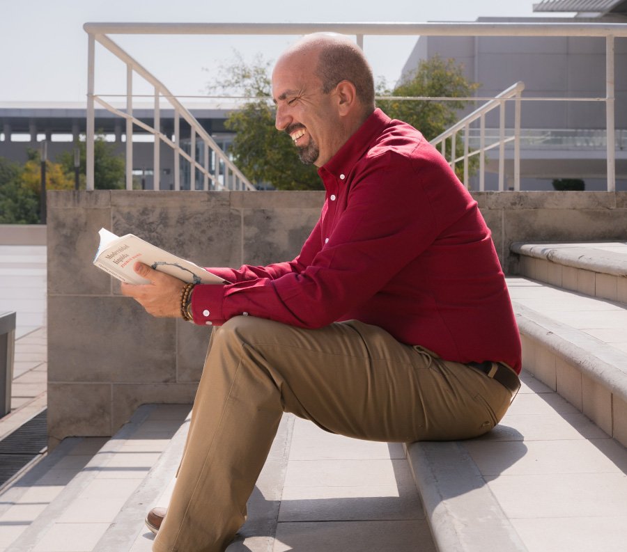 Roberto Dávila Pensar en tiempos de ruido