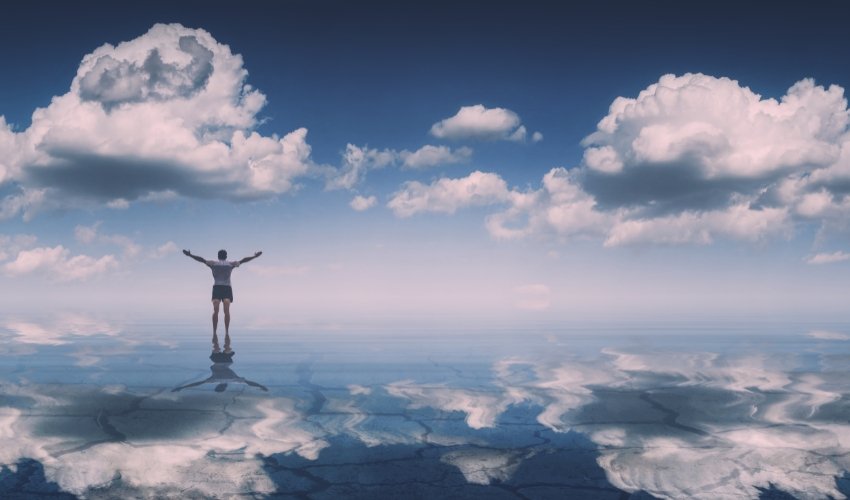 Descubre qué es la trascendencia y cómo aplicarla en tu vida diaria. Aprende a superar el ruido mental y encontrar un propósito más profundo.